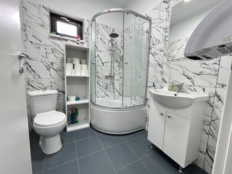 Corbeanca, spatiu comercial P+1+M