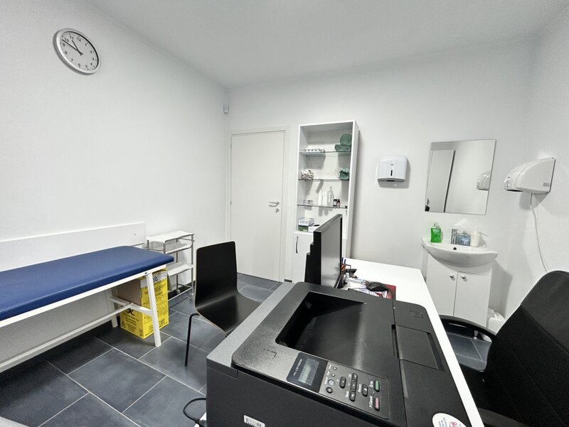 Corbeanca, spatiu comercial P+1+M