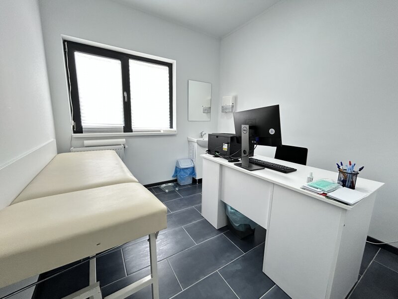 Corbeanca, spatiu comercial P+1+M